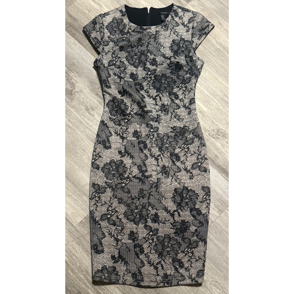 Forever 21 Black Floral Lace Overlay Sleeveless Midi Dress medium‎